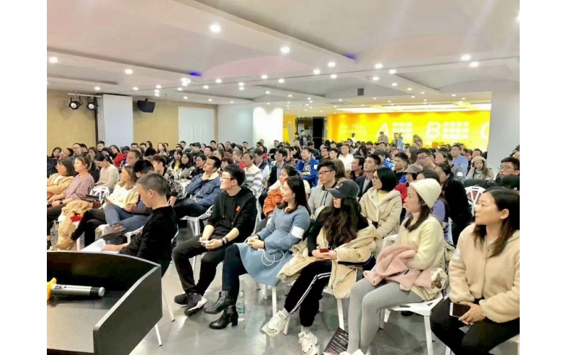 提克時(shí)代電商帶貨線(xiàn )下班深圳站